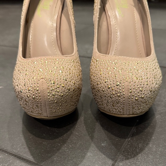 Shoe Dazzle Gold & Beige Rhinestone Platform Heels Tay 7 - Picture 4 of 7